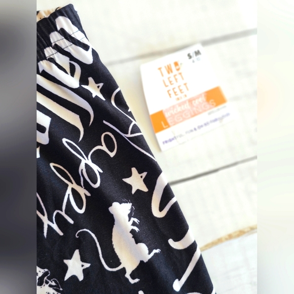 Two Left Feet Halloween Spooky Black & White Butter Soft Leggings Graphics - Picture 6 of 9